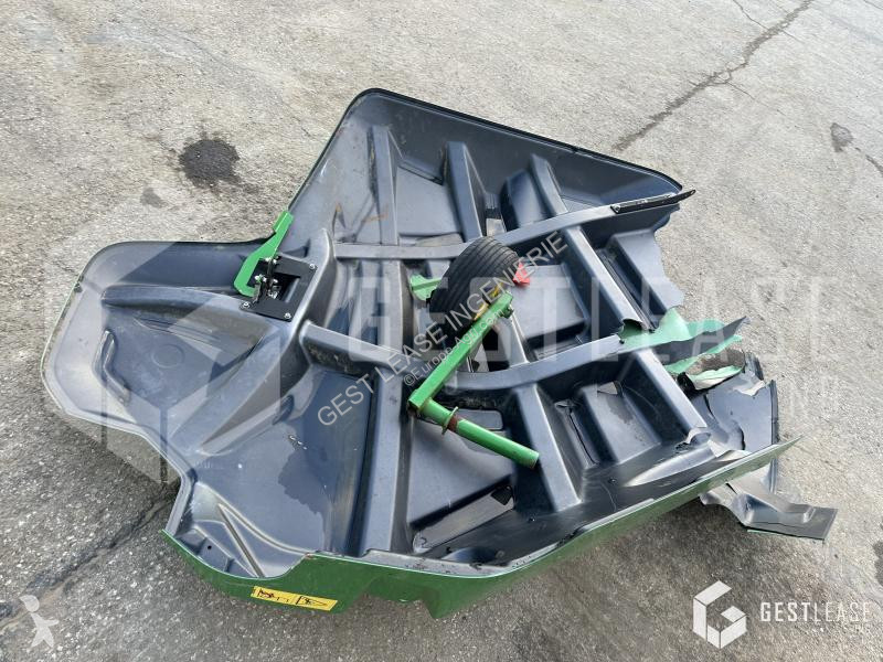 Henificación John Deere V461M