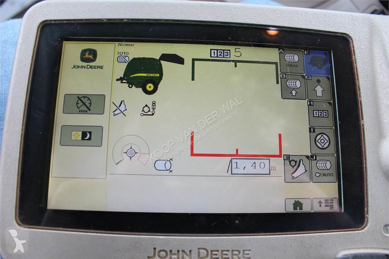 Hooien John Deere 990