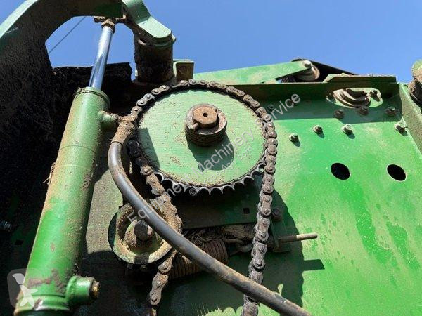 John Deere  580 haymaking