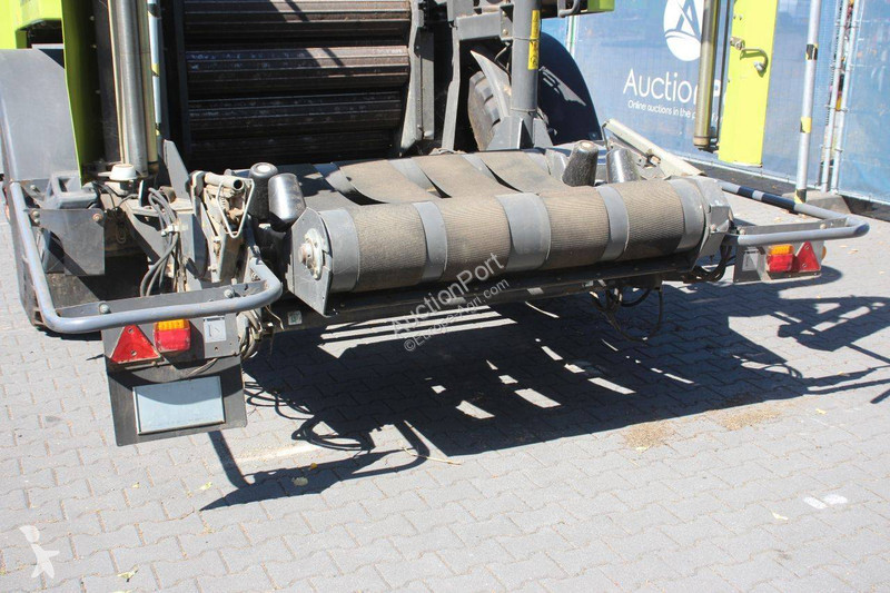 Fenaison Claas Rollant 455