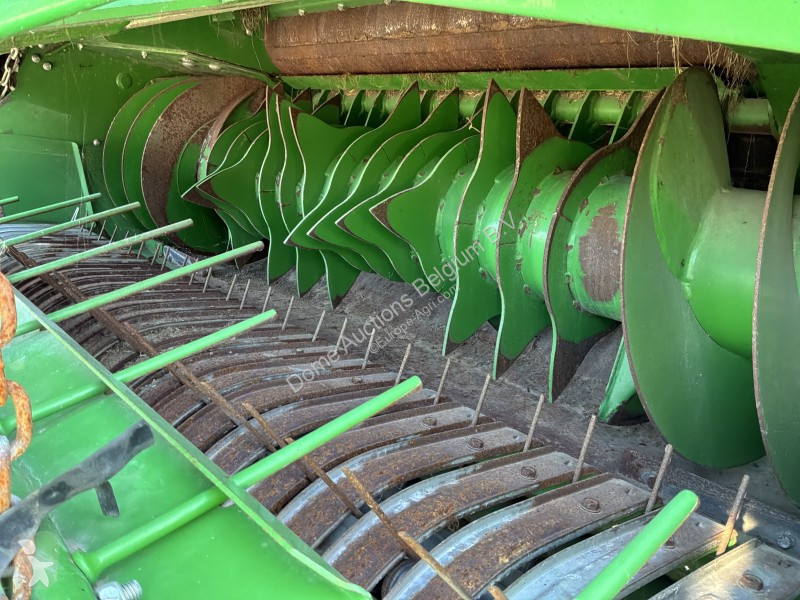 Fenaison John Deere V461M