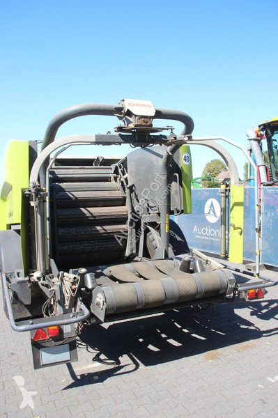 Fenaison Claas Rollant 455