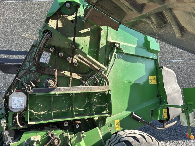 Fenaison John Deere V461M