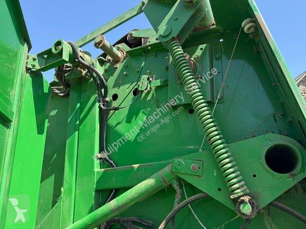 John Deere  580 haymaking
