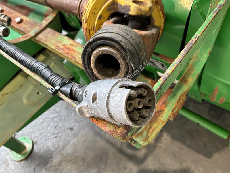 Slåtter John Deere 590