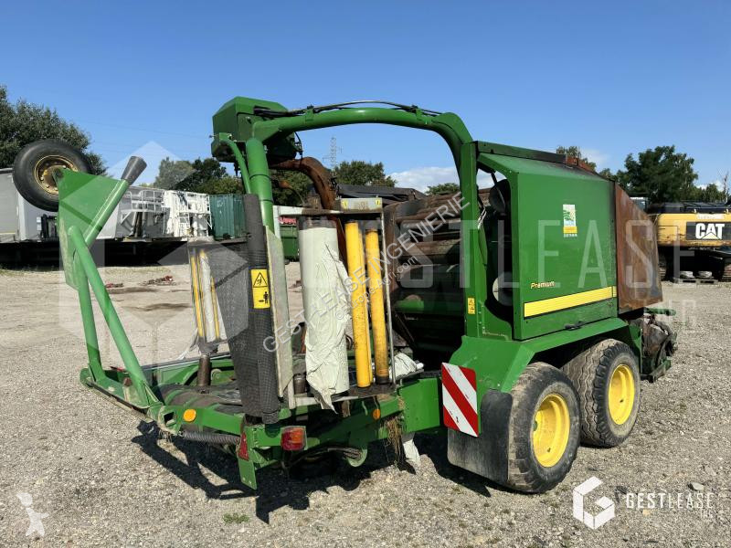 Henificación John Deere 744