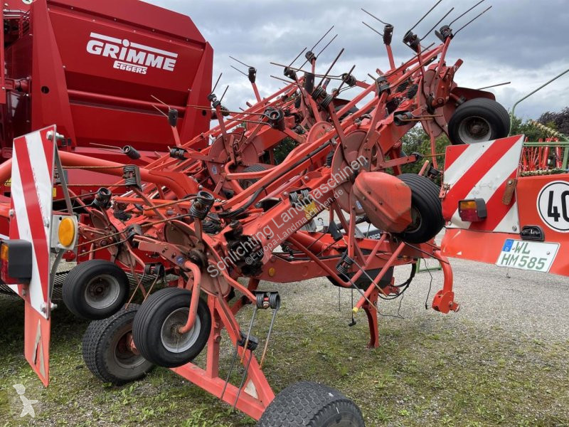 Henificación Kuhn GF10802 TGII aufgesattelt