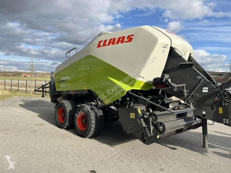 Henificación Claas Quadrant 3300RC