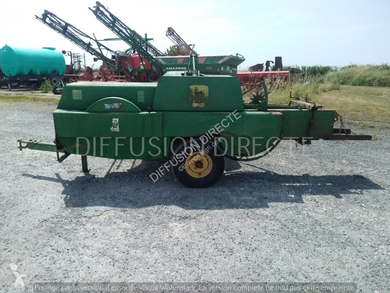 Henificación John Deere PRESSE MOYENNE DENSITE 332