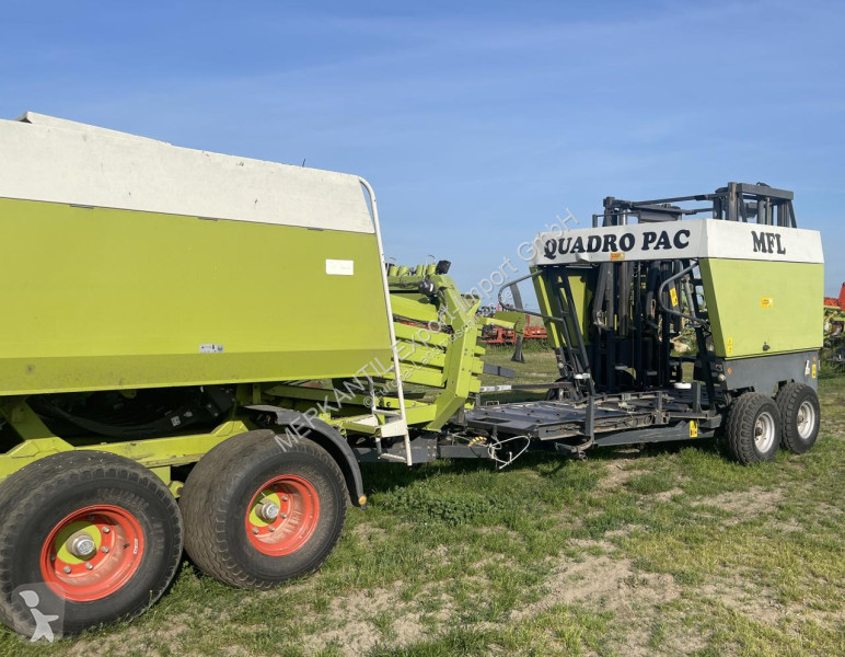 Henificación Claas Quadrant 2200 RC mit...