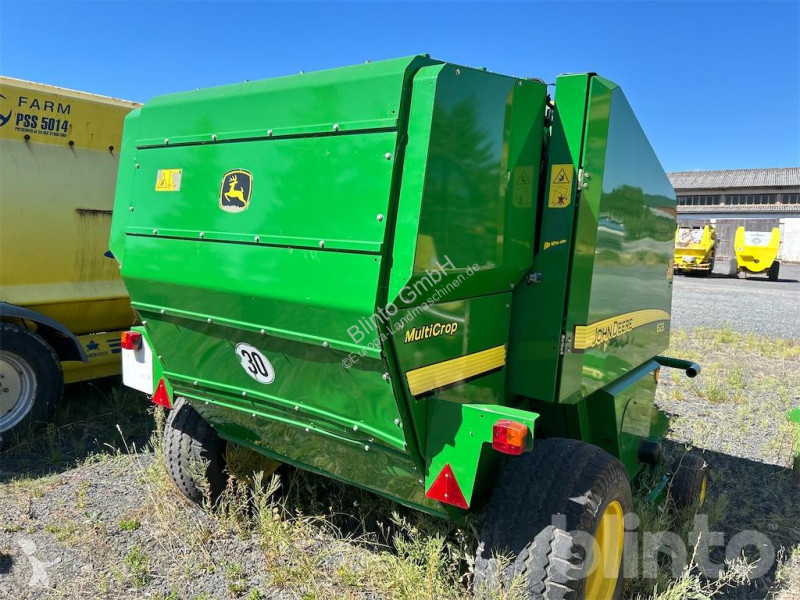 Henificación John Deere 623 MultiCrop