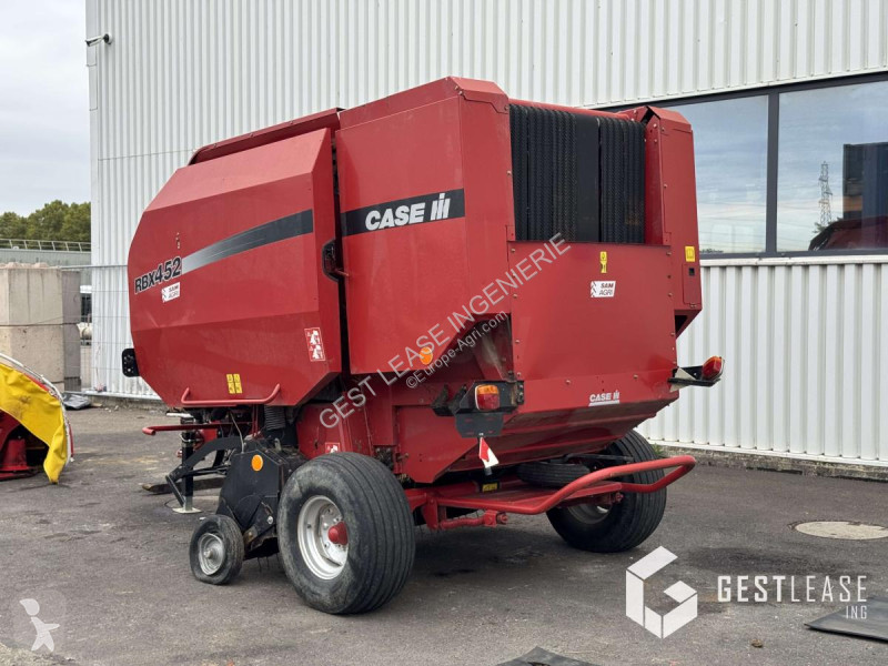 Case IH  RBX 452 haymaking