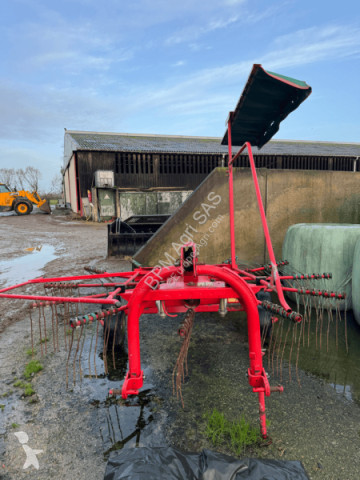 Kverneland Hay rake