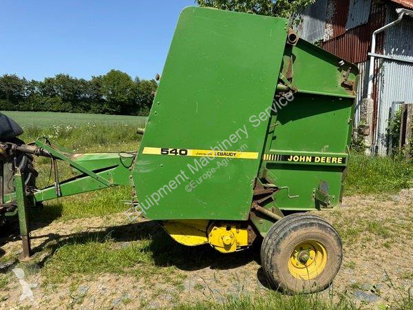 John Deere  540 haymaking