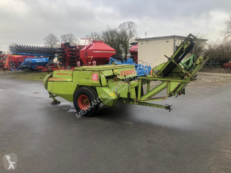 Claas  Markant 50 haymaking