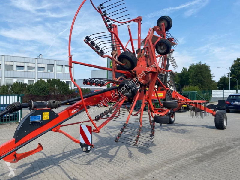 Fenaison Kuhn 9030