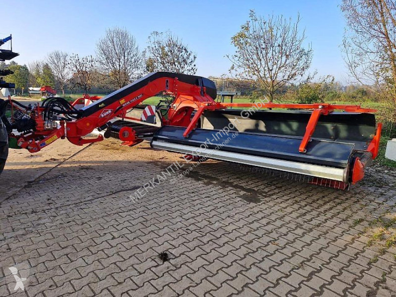 Fenaison Kuhn 950 Bandschwader