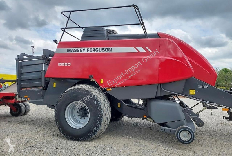 Slåtter Massey Ferguson  2290 mit Pomi-Wagen