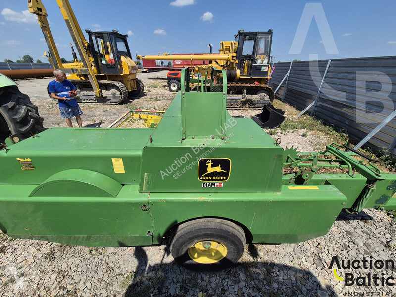 Hooien John Deere E336A