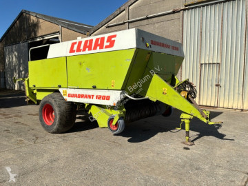 Empacadora de pacas cuadradas alta densidad Claas