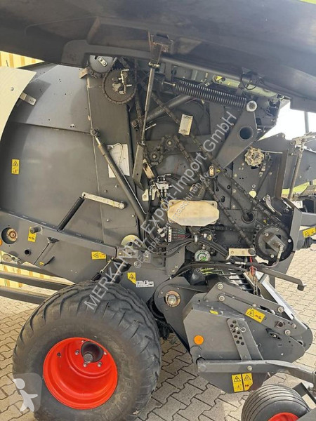 Henificación Claas  Variant 385 RC Pro
