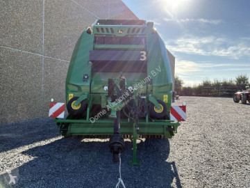 Presse à balles carrées haute densité John Deere