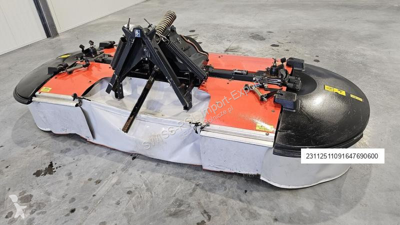 Kosenie lúk a sušenie sena Kuhn PZ 321F