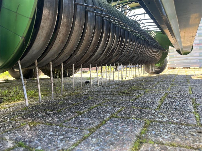 Krone Comprima CV 150 XC haymaking