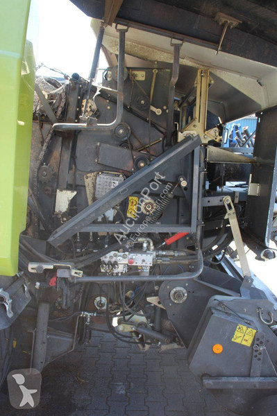 Fenaison Claas Rollant 455