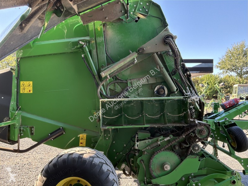 Fenaison John Deere V461M