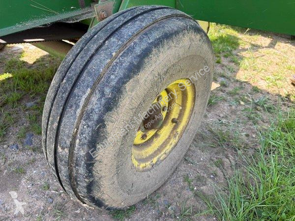 John Deere  540 haymaking