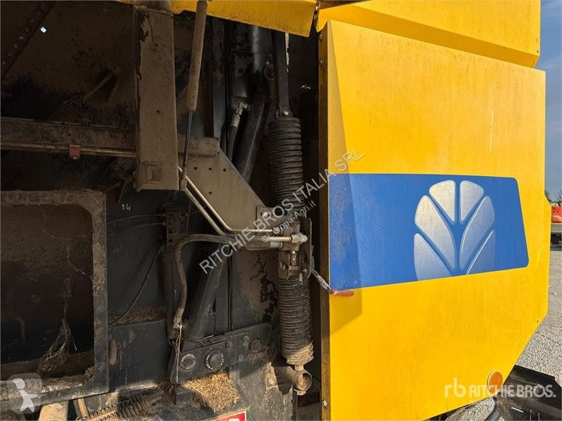 Henificación New Holland BR7070