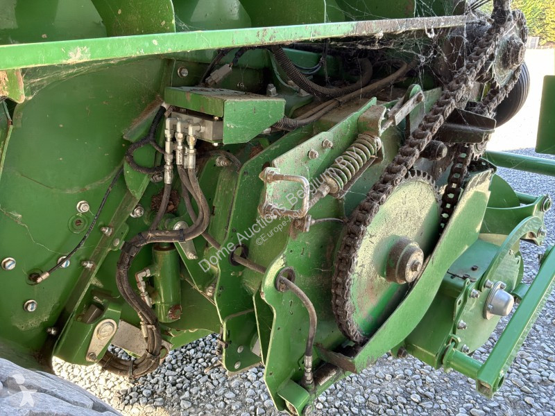 Fenaison John Deere V461M