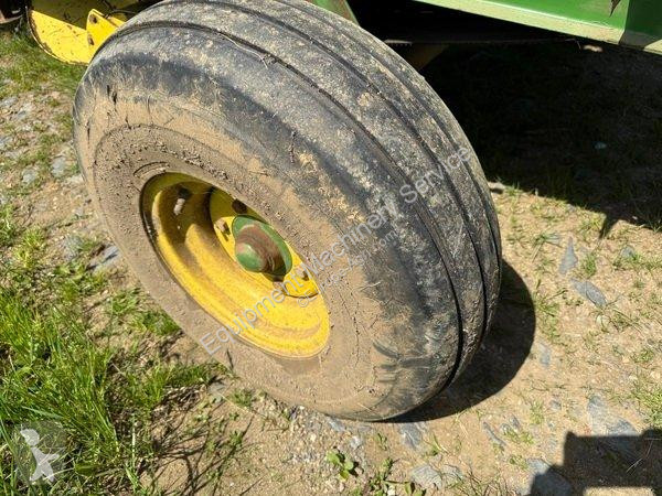 John Deere  540 haymaking