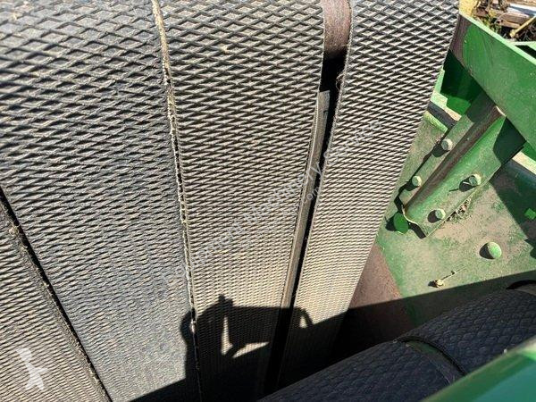 John Deere  580 haymaking
