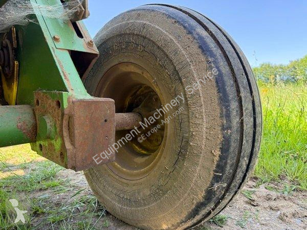 John Deere  540 haymaking