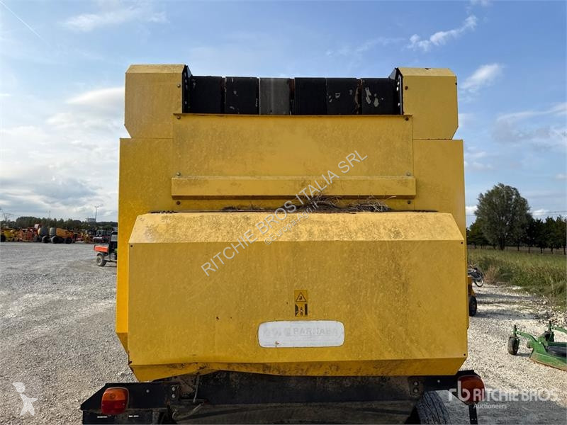 Henificación New Holland BR7070