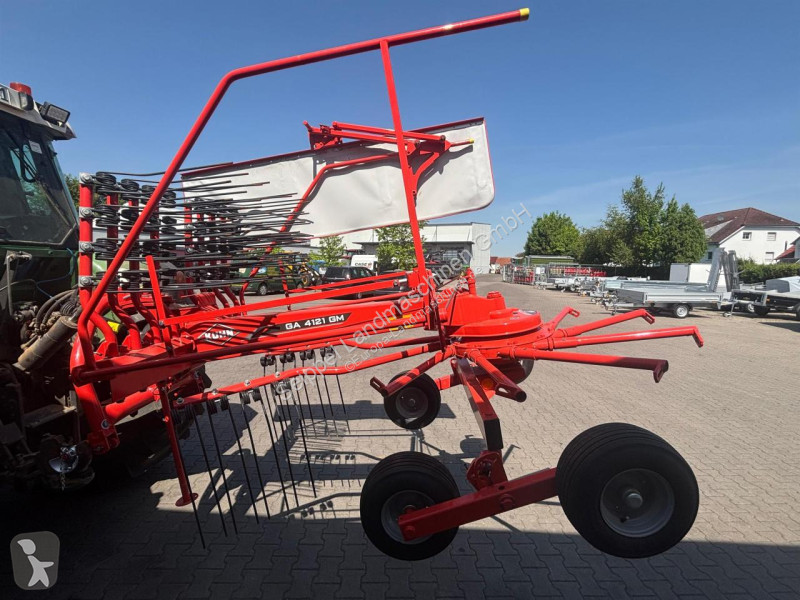 Fenaison Kuhn 4121GM