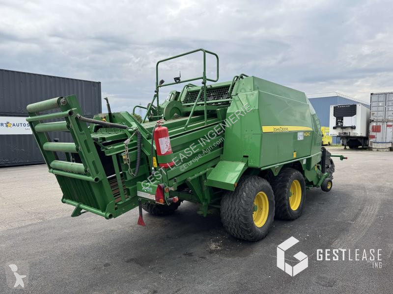 Henificación John Deere 1424H