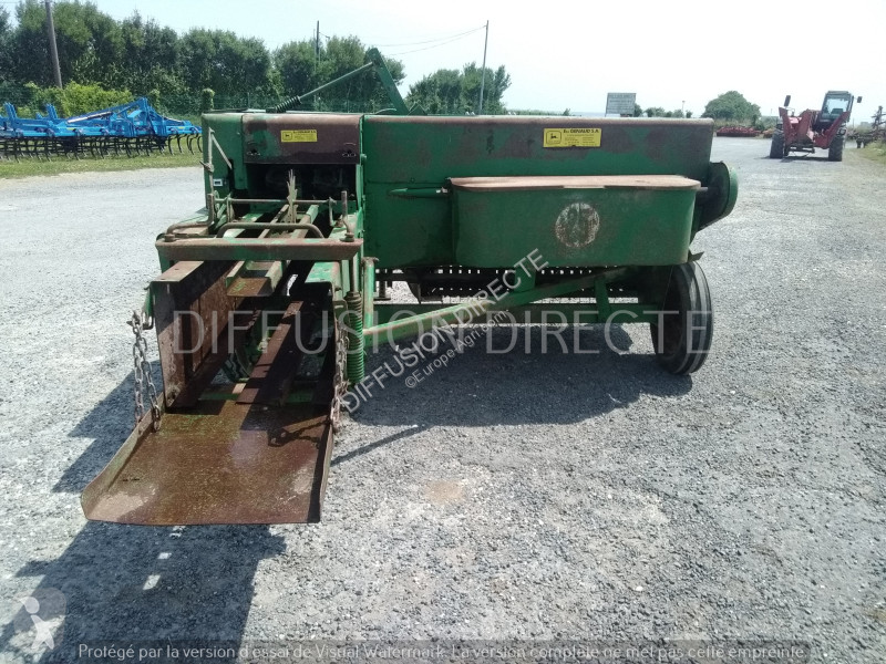 Henificación John Deere PRESSE MOYENNE DENSITE 332