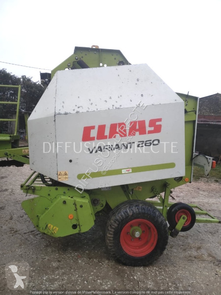 Fienagione Claas PRESSE A BALLES RONDES VARIANT...
