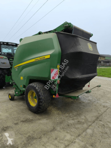 John Deere Round baler
