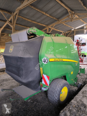 John Deere Round baler