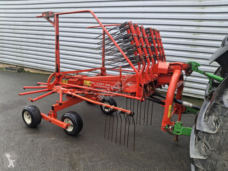 Kuhn  haymaking