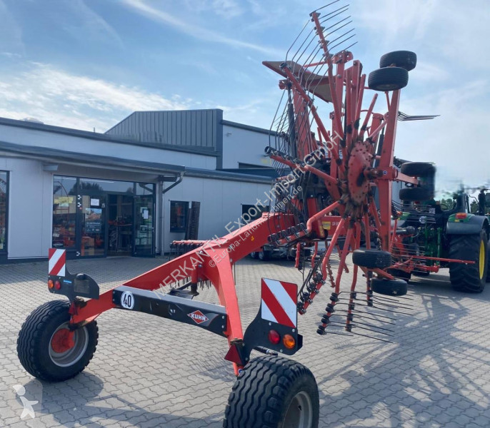 Fenaison Kuhn 9030