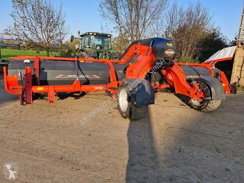 Fenaison Kuhn 950 Bandschwader