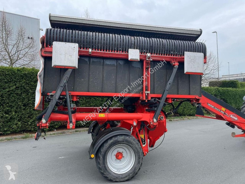 Fenaison Kuhn 950 Bandschwader