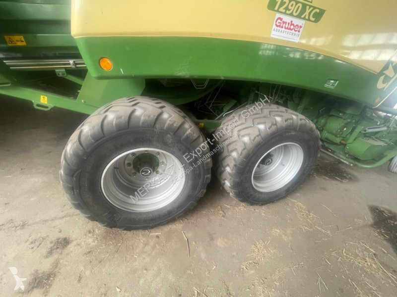 Krone  Big Pack 1290XC haymaking