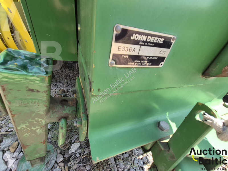 Hooien John Deere E336A
