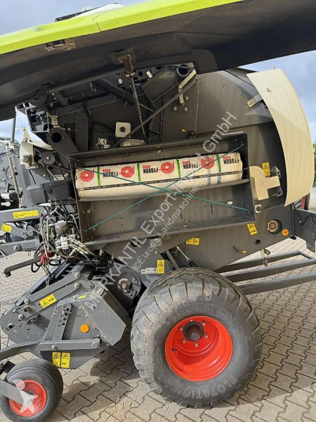 Henificación Claas  Variant 385 RC Pro